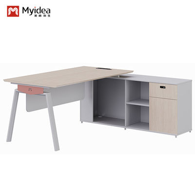Soutien à la personnalisation usine Foshan Myidea moderne 4 personnes mobilier de bureau poste de travail table avec une jambe en métal, personnel exécutif poste de travail de bureau moderne