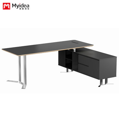 Bureau de direction pour un bureau moderne et élégant à Rome