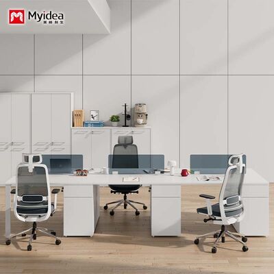 acheter Un poste de travail pour le personnel de qualité commerciale avec des bureaux opposés avec un écran en verre, un cadre en acier et des compartiments de rangement idéal pour les bureaux d'entreprise. online manufacture