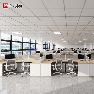 Acheter Des bureaux en bois de qualité commerciale avec des écrans en verre trempé ️ Une surface durable, résistante aux rayures et une construction solide pour les lieux de travail à fort trafic. online manufacture