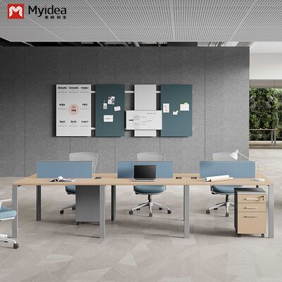 Deux membres du personnel face à face, bureau en gros, style pied en acier, bureau en gros
